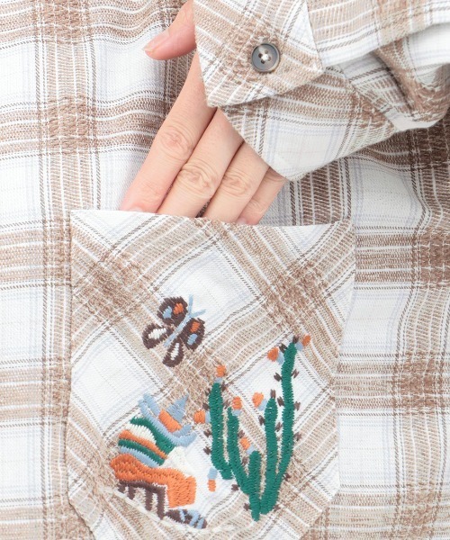 チチカカ（チチカカ）の「刺繍モールチェックシャツ【ユニセックス】（シャツ/ブラウス・メンズ・ブラック/アイボリー・FREE）」の5枚目の写真