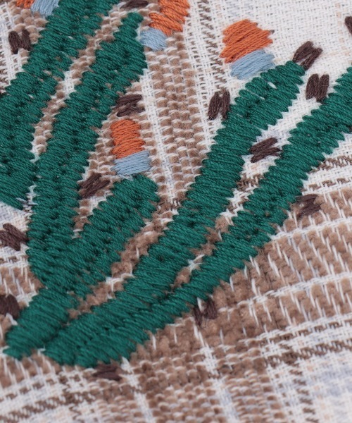 チチカカ（チチカカ）の「刺繍モールチェックシャツ【ユニセックス】（シャツ/ブラウス・メンズ・ブラック/アイボリー・FREE）」の9枚目の写真