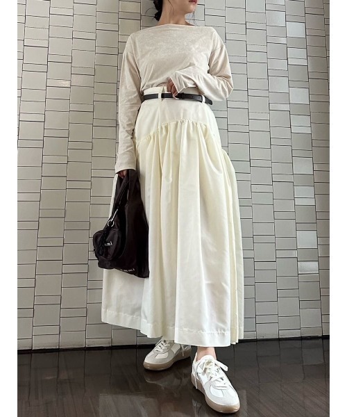 emmi（エミ）の「ベルトセットボリュームスカート（スカート・レディース・アイボリー/ブラック/ベージュ・0/1）」の17枚目の写真