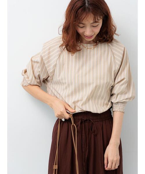 Lugnoncure（ルノンキュール）の「アソート袖口シャーリングブラウス（シャツ/ブラウス・レディース・ブルー/オフホワイト/チャコールグレー/ブラウン/ベージュ・F）」の4枚目の写真