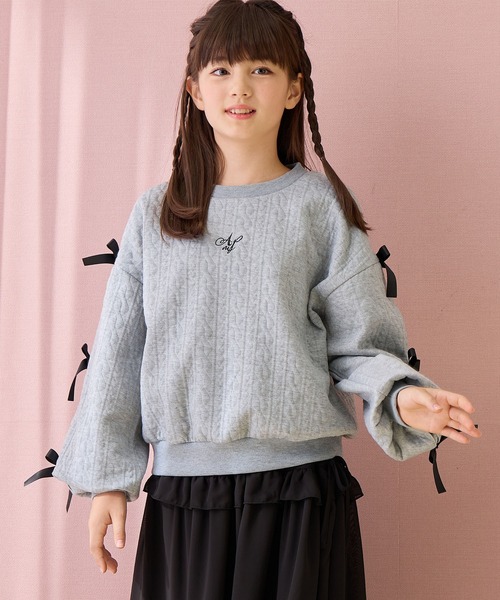 Amourire girl（アムリールガール）の「ふくれジャガード 袖リボンプルオーバー（スウェット・キッズ・グレー/ネイビー・160cm/150cm/140cm/130cm）」の2枚目の写真