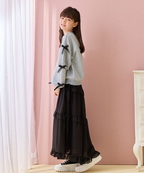 Amourire girl（アムリールガール）の「ふくれジャガード 袖リボンプルオーバー（スウェット・キッズ・グレー/ネイビー・160cm/150cm/140cm/130cm）」の16枚目の写真