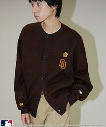MARY QUANT（マリークワント）の「MLB × MARY QUANT/エムエルビー × マリークワント MLB×MARY QUANT CREWNECK KNIT CARDIGAN/刺繍ロゴクルーネックニットカーディガン(限定展開)（カーディガン/ボレロ）」