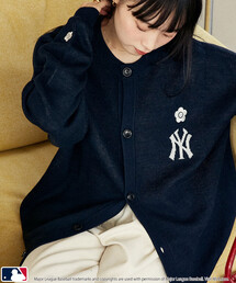 MARY QUANT（マリークワント）の「MLB × MARY QUANT/エムエルビー × マリークワント MLB×MARY QUANT CREWNECK KNIT CARDIGAN/刺繍ロゴクルーネックニットカーディガン(限定展開)（カーディガン/ボレロ）」