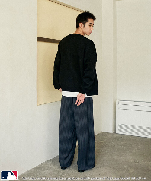 MLB（メジャーリーグベースボール）の「MLB × MARY QUANT/エムエルビー × マリークワント MLB×MARY QUANT CREWNECK KNIT CARDIGAN/刺繍ロゴクルーネックニットカーディガン(限定展開)（カーディガン/ボレロ・メンズ・ブラウン/ネイビー/ブラック・LARGE/SMALL/MEDIUM）」の19枚目の写真