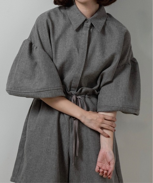 lawgy(ラウジー)の「volume sleeve waist gather combinaison / ボリュームスリーブウエストギャザーコンビネゾン(つなぎ/オールインワン・レディース・グレー/ベージュ・FREE)」の12枚目の写真