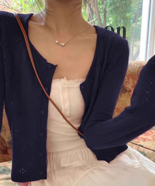 MEMECLE（メメクル）の「【MEMECLE/メメクル】クルーネックカラーカーディガン（カーディガン/ボレロ・レディース・レッド/ネイビー/ライトブルー/アイボリー・FREE）」の3枚目の写真