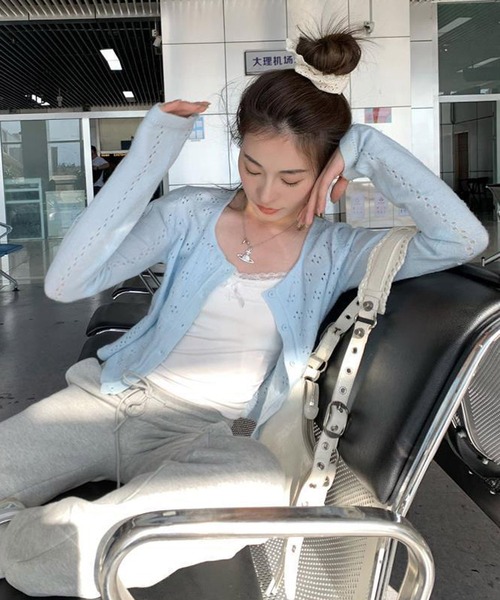 MEMECLE（メメクル）の「【MEMECLE/メメクル】クルーネックカラーカーディガン（カーディガン/ボレロ・レディース・レッド/ネイビー/ライトブルー/アイボリー・FREE）」の17枚目の写真