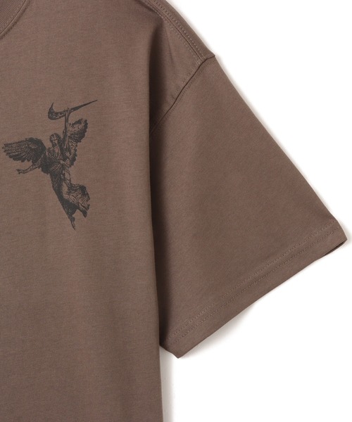 NIKE（ナイキ）の「NIKE AS U NSW TEE M90 OC WINGS VICT / ナイキ NSW M90 OC ウィングス VICT S/S Tシャツ 【SP】（Tシャツ/カットソー・メンズ・ブラウン/ホワイト・S/M/L/XL/XXL）」の7枚目の写真