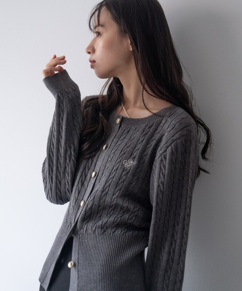 セール】【INGNI SOELA】胸刺繍金ボタンケーブルニットカーディガン