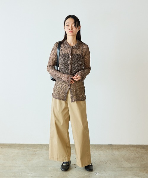 AO2(アオズ)の「ネップメッシュスリムシルエットシャツカーディガン(カーディガン/ボレロ・レディース・ホワイト/ブラウン/ブラック・FREE)」の13枚目の写真