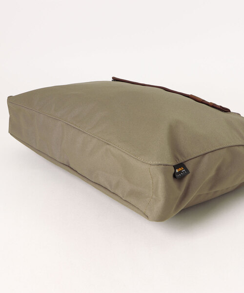 TONE SELECT GOODS(トーンセレクトグッズ)の「Butler Verner Sails(バトラーバーナーセイルズ)コーデュラ シンプルブリーフ (JA-2360)(ビジネスバッグ・メンズ・ベージュ・FREE)」の7枚目の写真