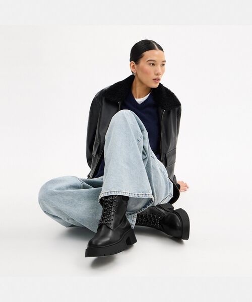 COACH(コーチ)の「リア プラットフォーム レースアップ ブーティ(ブーツ・レディース・ブラック系その他・7/5/6.5/8/6)」の2枚目の写真