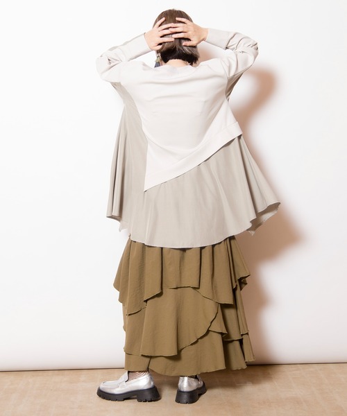 OSMOSIS(オズモーシス)の「切替フレアープルオーバー(Tシャツ/カットソー・レディース・グレー/ライトベージュ/ブラック・ONE SIZE)」の13枚目の写真