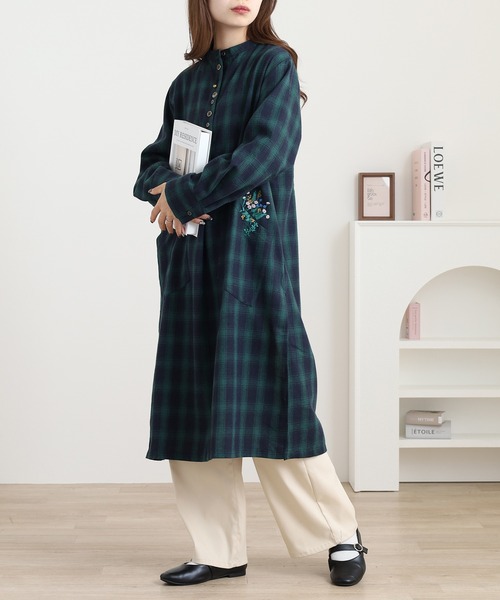 Quelle Chance(ケルシャンス)の「刺繍入多釦ワンピース タータンチェック(シャツワンピース・レディース・チャコールグレー/グリーン系その他/モカ・M/L)」の13枚目の写真