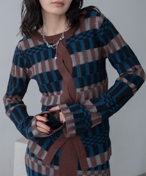 ツイストライン幾何学ブロック柄トップス（ニット/セーター）｜VACANCY