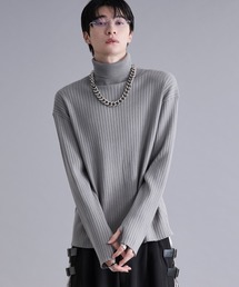 Ellno Loset（エルノロゼット）の「サムホールツキリブタートルニット（ニット/セーター）」