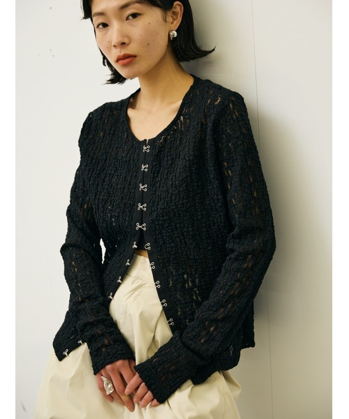 AIC.（エーアイシー）の「ホックデザインレースカーディガン（カーディガン/ボレロ・レディース・ブラック/アイボリー・FREE）」の2枚目の写真
