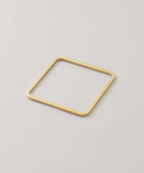 SLOBE IENA（スローブイエナ）の「HARPIE/ハーピー スクエアバングル LEE（ブレスレット・レディース・ゴールド・FREE）」の6枚目の写真