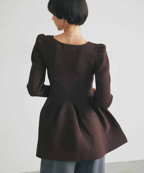 &. NOSTALGIA(アンドドットノスタルジア)の「スクエアネックニットチュニック(長袖)(ニット/セーター・レディース・レッド/ブラック/グレー/アイボリー/ブラウン・M)」の20枚目の写真