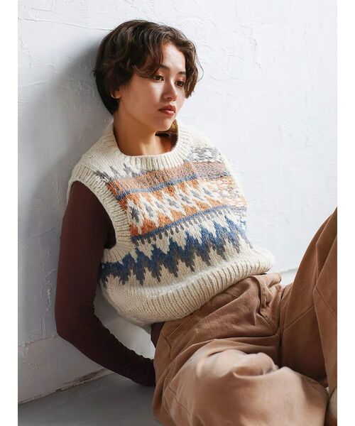 FIKA.(フィーカ)の「Fair isle knit vest(ニット/セーター・レディース・ホワイト・MEDIUM)」の2枚目の写真