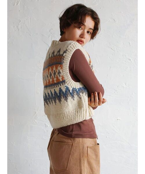 FIKA.(フィーカ)の「Fair isle knit vest(ニット/セーター・レディース・ホワイト・MEDIUM)」の4枚目の写真