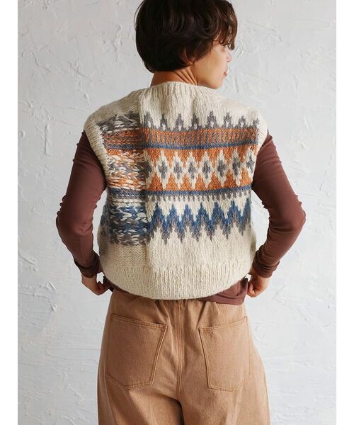 FIKA.(フィーカ)の「Fair isle knit vest(ニット/セーター・レディース・ホワイト・MEDIUM)」の5枚目の写真