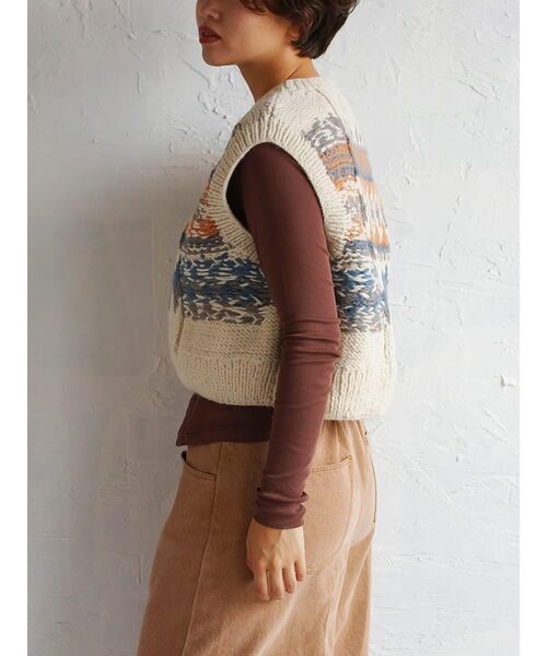 FIKA.(フィーカ)の「Fair isle knit vest(ニット/セーター・レディース・ホワイト・MEDIUM)」の6枚目の写真