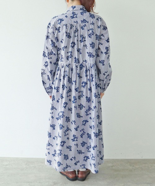 PAR ICI(パーリッシィ)の「ストライプお花プリント ギャザーワンピース(ワンピース・レディース・ブルー・FREE)」の8枚目の写真