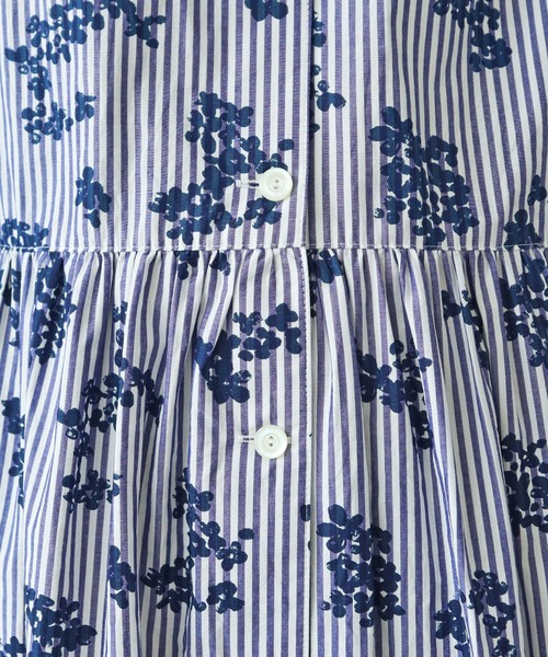 PAR ICI(パーリッシィ)の「ストライプお花プリント ギャザーワンピース(ワンピース・レディース・ブルー・FREE)」の13枚目の写真