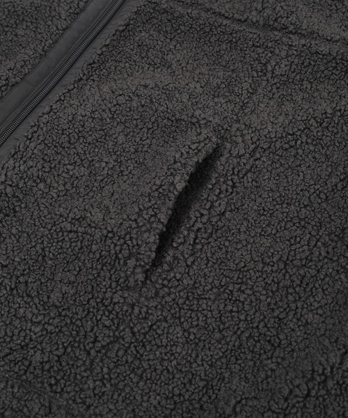 Green　Parks（グリーンパークス）の「異素材コンビスタンドボアブルゾン（ブルゾン・レディース・チャコールグレー/アイボリー/キャメル・FREE）」の13枚目の写真