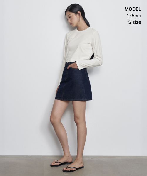 MUSINSA STANDARD WOMAN（ムシンサスタンダードウーマン）の「ウィメンズデニムミニスカート[ディープインディゴ]（スカート・レディース・その他・SMALL/MEDIUM/LARGE/X-SMALL）」の2枚目の写真