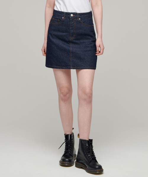 MUSINSA STANDARD WOMAN（ムシンサスタンダードウーマン）の「ウィメンズデニムミニスカート[ディープインディゴ]（スカート・レディース・その他・SMALL/MEDIUM/LARGE/X-SMALL）」の5枚目の写真