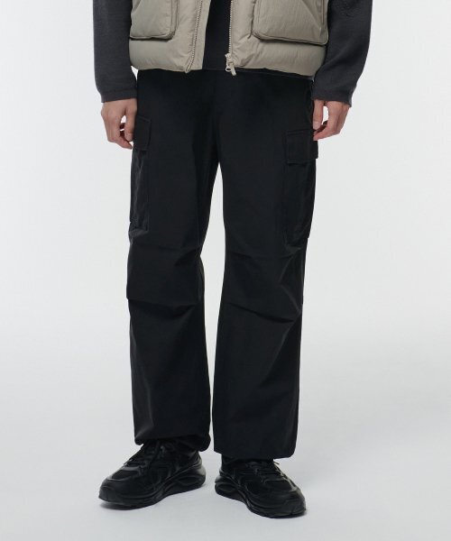 MUSINSA STANDARD（ムシンサスタンダード）の「コットンパラシュートカーゴパンツ[ブラック]（スウェットパンツ・メンズ・その他・40/31/33/26/27/28/29/38/42/36/34/32/30）」の14枚目の写真