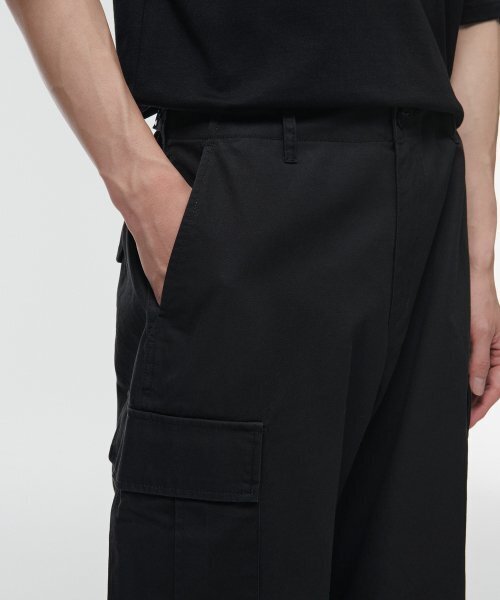 MUSINSA STANDARD（ムシンサスタンダード）の「コットンパラシュートカーゴパンツ[ブラック]（スウェットパンツ・メンズ・その他・40/31/33/26/27/28/29/38/42/36/34/32/30）」の16枚目の写真