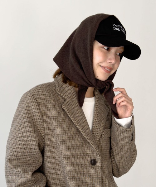 CANAL JEAN（キャナルジーン）の「El mar　ウールトライアングルスカーフ（バンダナ/スカーフ・レディース・ネイビー/ブラウン/グレー・ONE SIZE）」の3枚目の写真