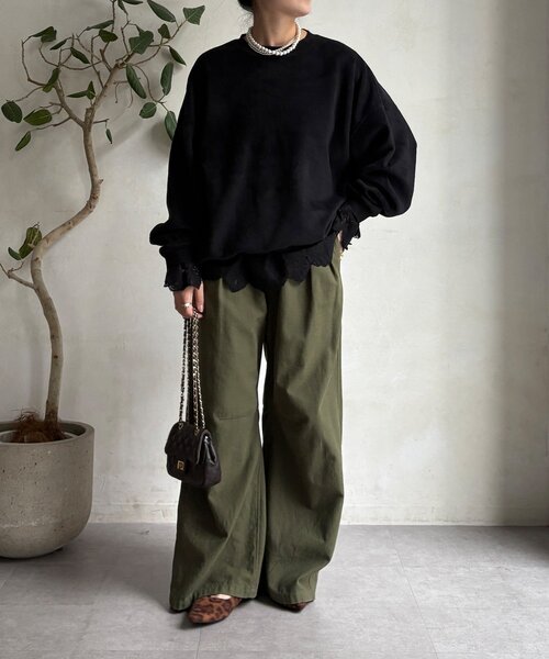 DouDou（ドゥドゥ）の「ボンバーヒートロゴトップス（スウェット・レディース・キャメル/ブラック/アイボリー・FREE）」の4枚目の写真