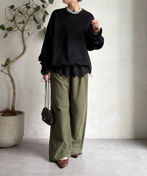 DouDou（ドゥドゥ）の「ボンバーヒートロゴトップス（スウェット・レディース・キャメル/ブラック/アイボリー・FREE）」の5枚目の写真