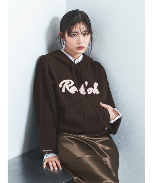 FRAY I.D（フレイアイディー）の「【Reebok× FRAY I.D】サテンロゴニットフーディー（パーカー・レディース・ブルー/ベージュ/ラベンダー/ブラウン・F）」の2枚目の写真