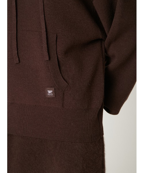 FRAY I.D（フレイアイディー）の「【Reebok× FRAY I.D】サテンロゴニットフーディー（パーカー・レディース・ブルー/ベージュ/ラベンダー/ブラウン・F）」の15枚目の写真