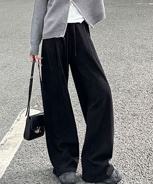 gossip!ロサンゼルス(ゴシップロサンゼルス)の「YUGA ハイウエスト フリースニットパンツ(その他パンツ・レディース・ブラック/カーキ/ダークブラウン/ダークグレー・M/L)」の1枚目の写真