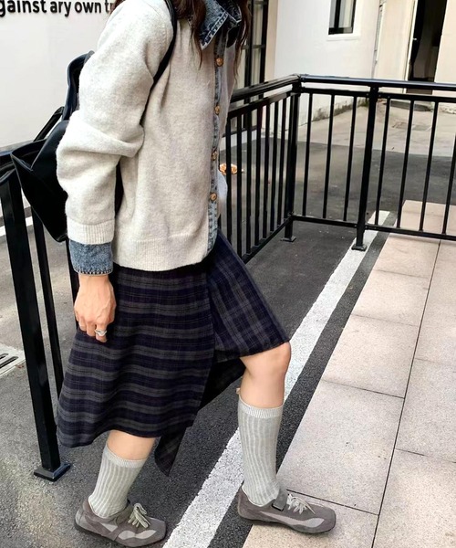 by LEGNA(バイレグナ)の「フェイクレイヤードカーディガン(カーディガン/ボレロ・レディース・ダークグレー/ネイビー/グレー/ライトグレー/ブラウン・FREE)」の11枚目の写真