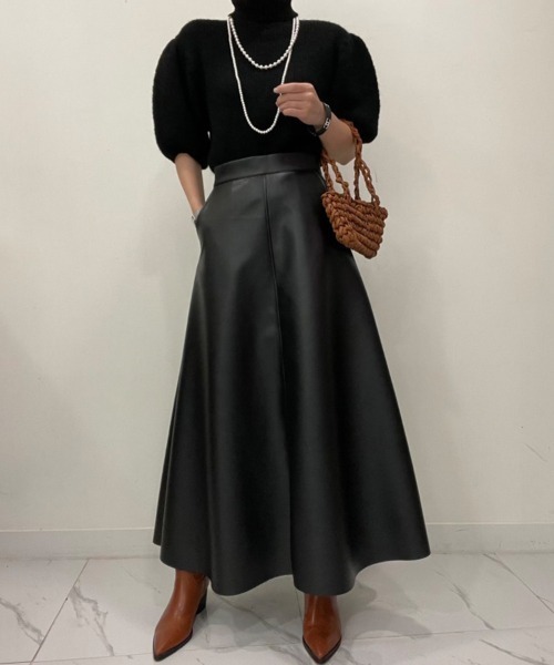 ONEP STAR(ワンピスター)の「フェイクレザーAラインスカート(スカート・レディース・ブラック/チョコ・LARGE/MEDIUM/SMALL)」の14枚目の写真