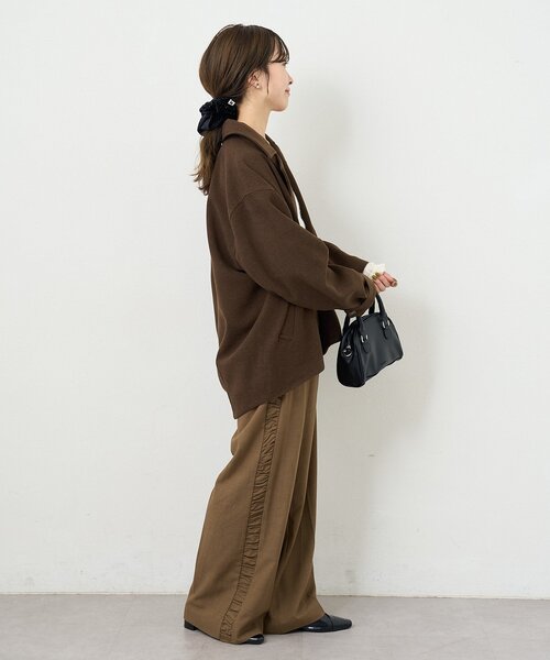 Kastane(カスタネ)の「【一部店舗限定/3サイズ展開/高身長サイズ/低身長サイズ】B サイドシャーリングスラックス(その他パンツ・レディース・チャコールグレー/ブラウン・0/1/2)」の4枚目の写真