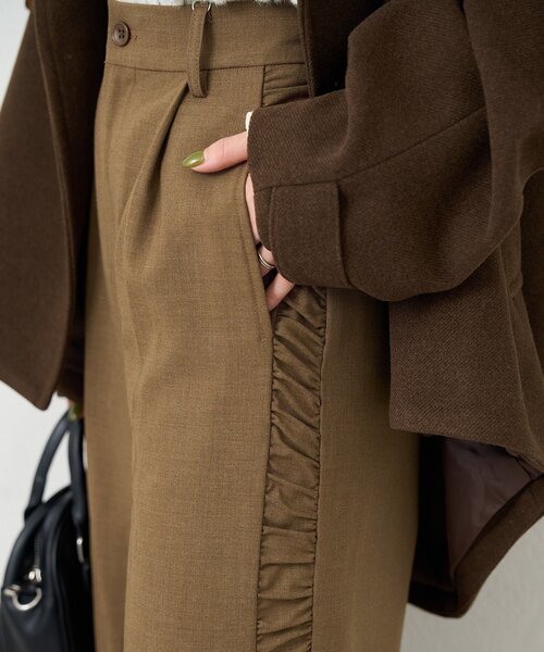 Kastane(カスタネ)の「【一部店舗限定/3サイズ展開/高身長サイズ/低身長サイズ】B サイドシャーリングスラックス(その他パンツ・レディース・チャコールグレー/ブラウン・0/1/2)」の6枚目の写真