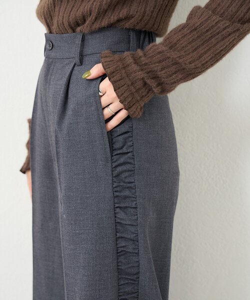 Kastane(カスタネ)の「【一部店舗限定/3サイズ展開/高身長サイズ/低身長サイズ】B サイドシャーリングスラックス(その他パンツ・レディース・チャコールグレー/ブラウン・0/1/2)」の9枚目の写真