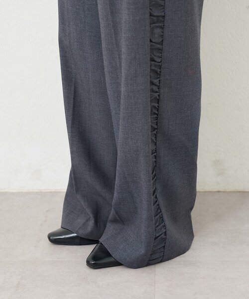 Kastane(カスタネ)の「【一部店舗限定/3サイズ展開/高身長サイズ/低身長サイズ】B サイドシャーリングスラックス(その他パンツ・レディース・チャコールグレー/ブラウン・0/1/2)」の12枚目の写真