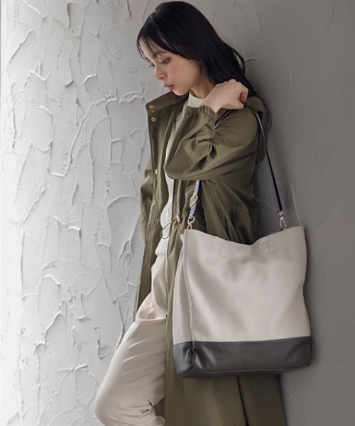 nissen（ニッセン）の「１２ポケット本革コンビカラー２WAYトートバッグ（A４対応）Poche Lab（ポッシェ ラボ）（トートバッグ・レディース・マスタード/ブラック系/アイボリー・FREE）」の9枚目の写真