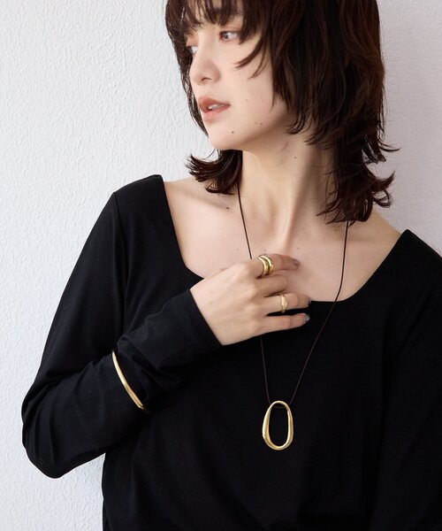 RIVE DROITE(リヴドロワ)の「【ニットのインナーにも】スクエアネックカットソー(Tシャツ/カットソー・レディース・ホワイト/ブラック・FREE)」の2枚目の写真