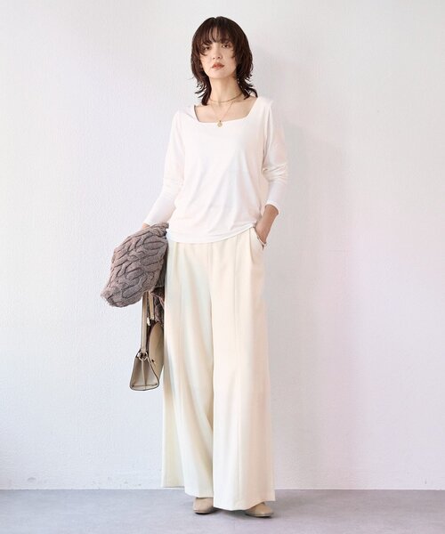 RIVE DROITE(リヴドロワ)の「【ニットのインナーにも】スクエアネックカットソー(Tシャツ/カットソー・レディース・ホワイト/ブラック・FREE)」の3枚目の写真